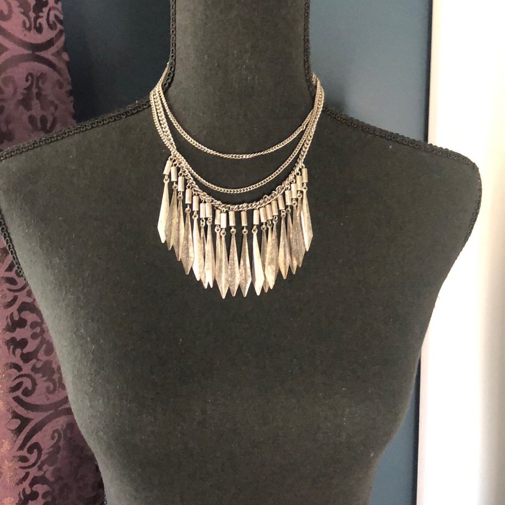 Metal necklace